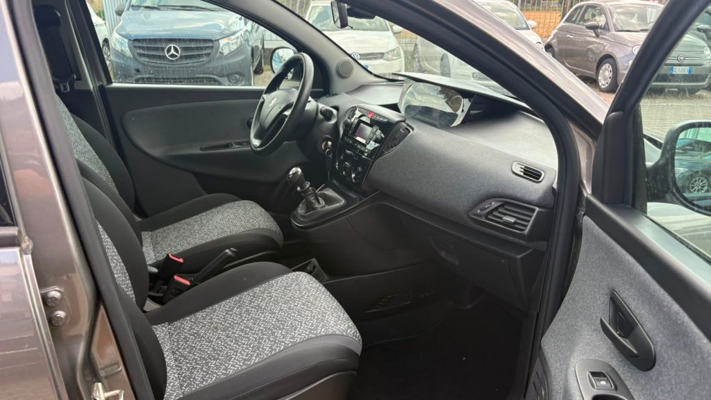 LANCIA Ypsilon 1.0 FireFly 5 porte S&S Hybrid Silver Plus X NEOP. - 13