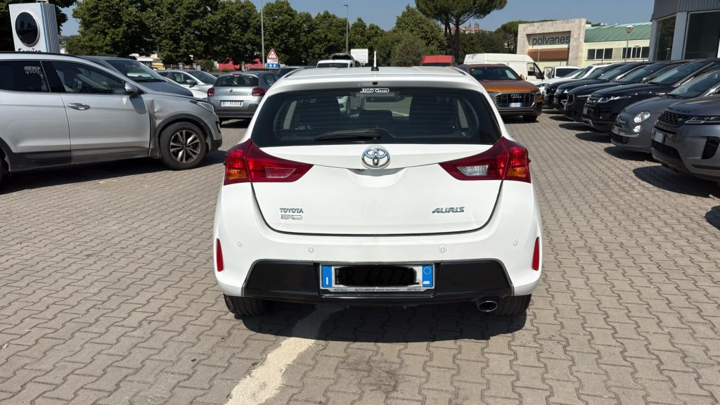 TOYOTA Auris 2.0 D-4D Lounge IDONEA NEOPATENTATI - 3