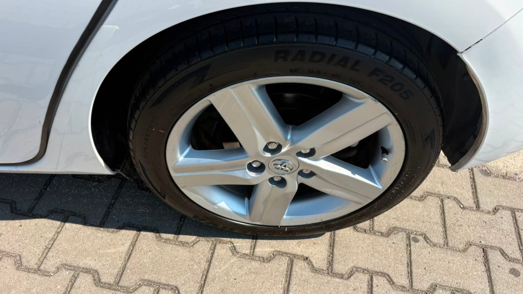 TOYOTA Auris 2.0 D-4D Lounge IDONEA NEOPATENTATI - 5