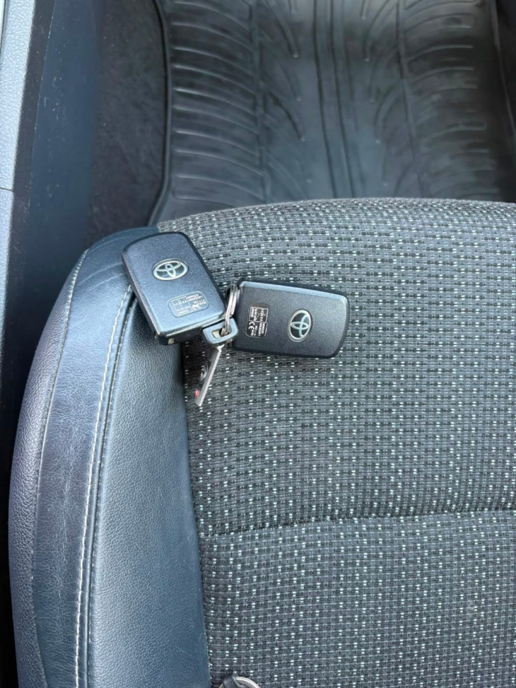 TOYOTA Auris 2.0 D-4D Lounge IDONEA NEOPATENTATI - 13