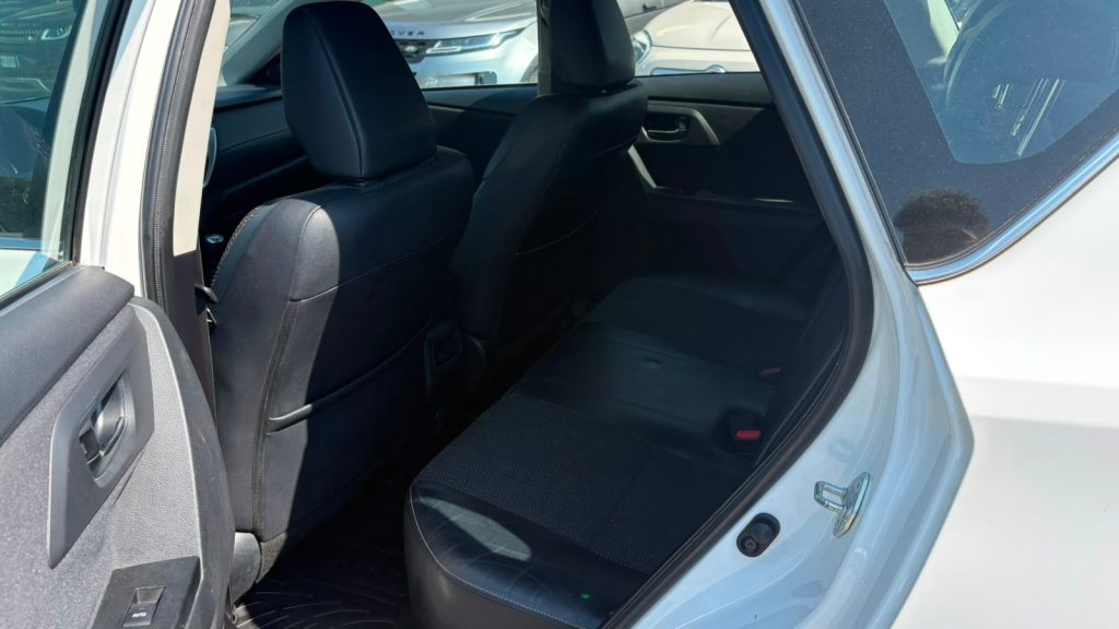 TOYOTA Auris 2.0 D-4D Lounge IDONEA NEOPATENTATI - 14