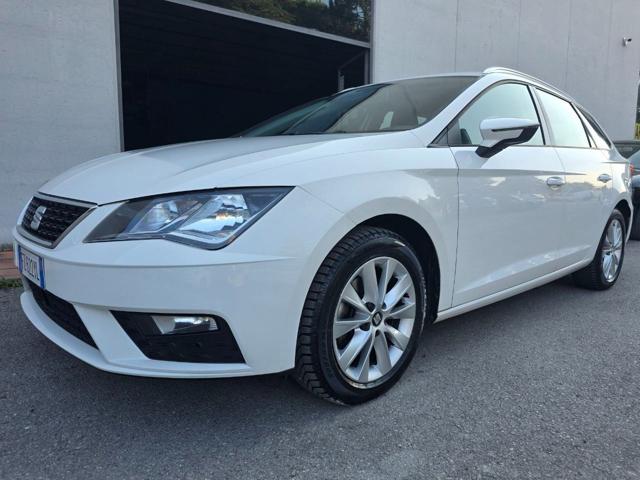 SEAT Leon Bianco metallizzato