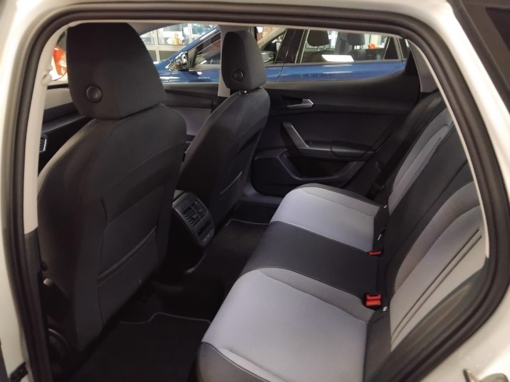 SEAT Leon 2.0 TDI DSG Business C/GRIMALDI SPECIAL DAY - 8