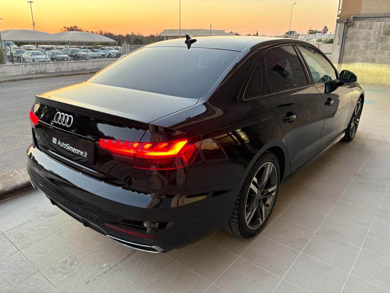 AUDI A4 35 TDI/163 CV S tronic S line edition TOTAL BLACK - 5