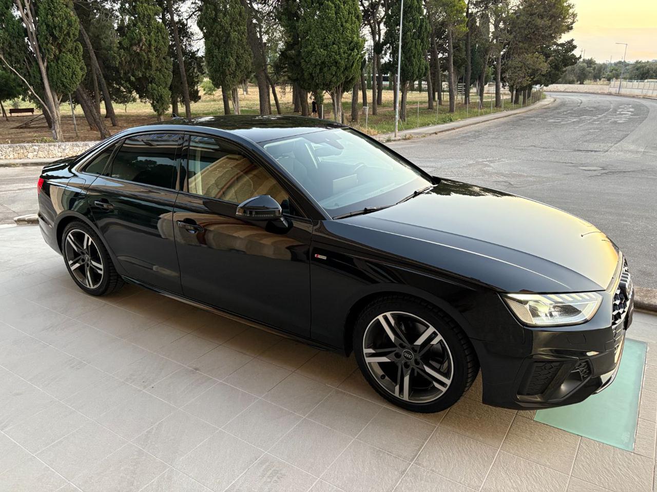 AUDI A4 35 TDI/163 CV S tronic S line edition TOTAL BLACK - 3