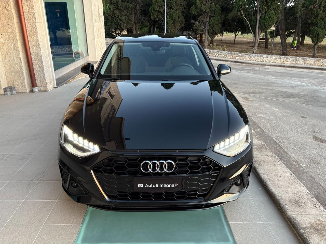AUDI A4 35 TDI/163 CV S tronic S line edition TOTAL BLACK - 2