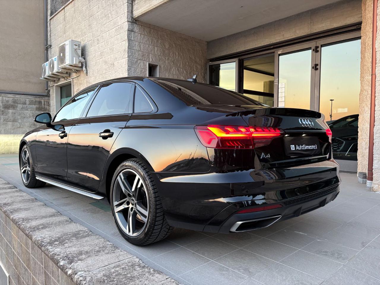 AUDI A4 35 TDI/163 CV S tronic S line edition TOTAL BLACK - 7