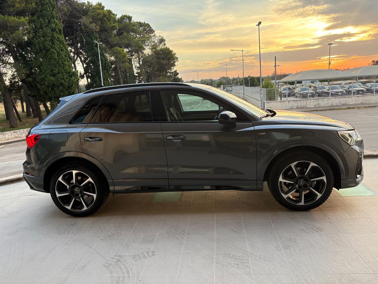 AUDI Q3 35 TDI S tronic S line edition LUCI AMBIENTE - 4