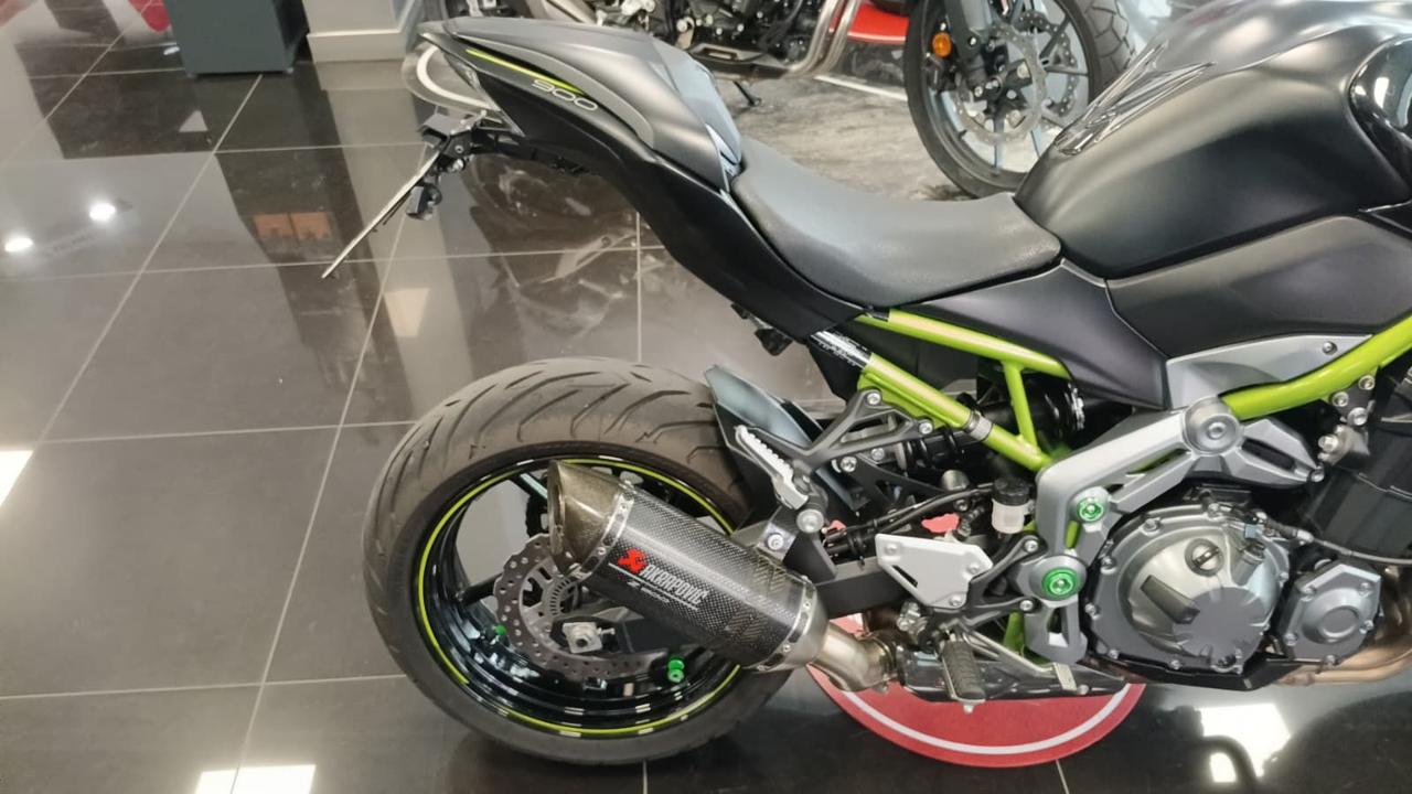 KAWASAKI Z 900 Standard - 4
