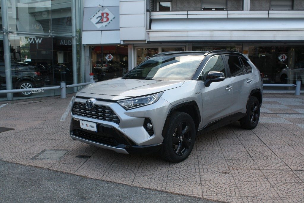 2B Auto ||| TOYOTA RAV 4 MY23 RAV4 2.5 HV (218CV) E-CVT 2WD Style in vendita a Nova Milanese