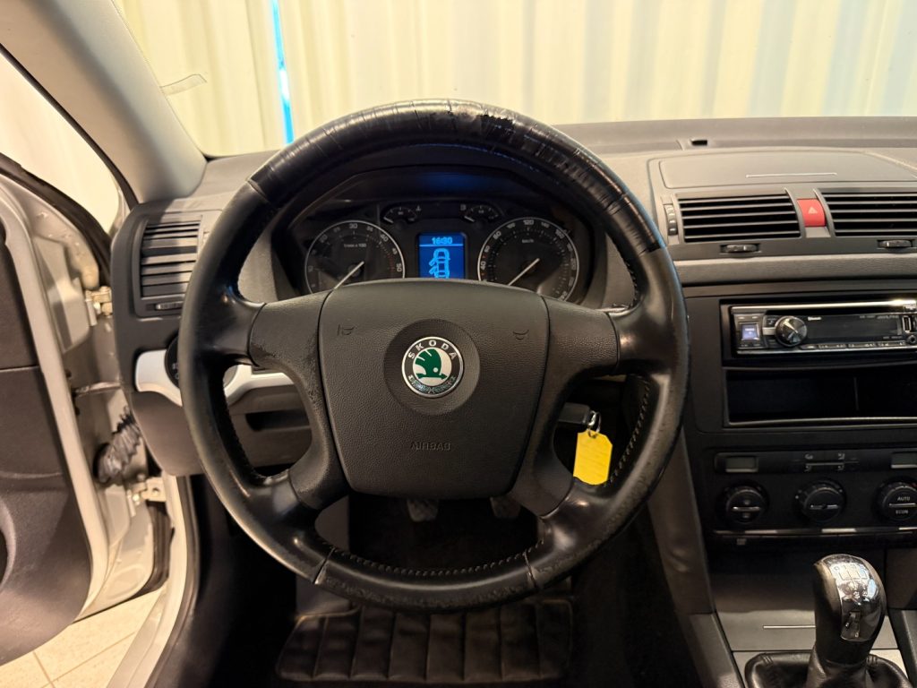 SKODA Octavia 1.9 TDI Wagon Radio Clima *HÄNDLER* - 4