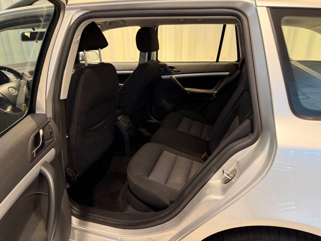 SKODA Octavia 1.9 TDI Wagon Radio Clima *HÄNDLER* - 6