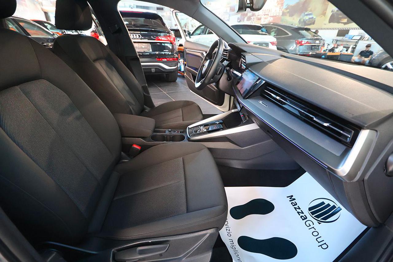 AUDI A3 30 TDI Sportback S-Tronic Business Advanced - 41