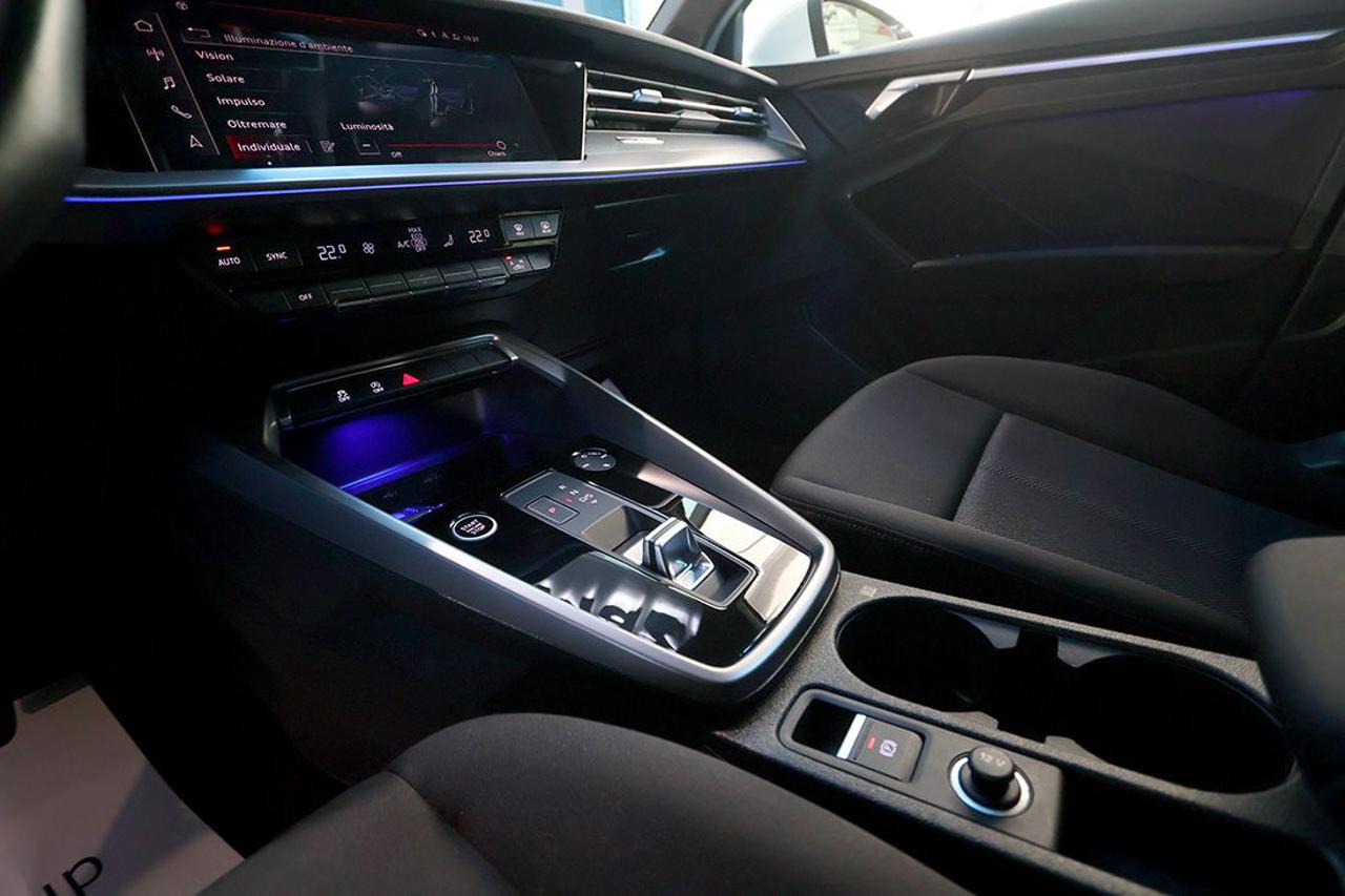 AUDI A3 30 TDI Sportback S-Tronic Business Advanced - 36