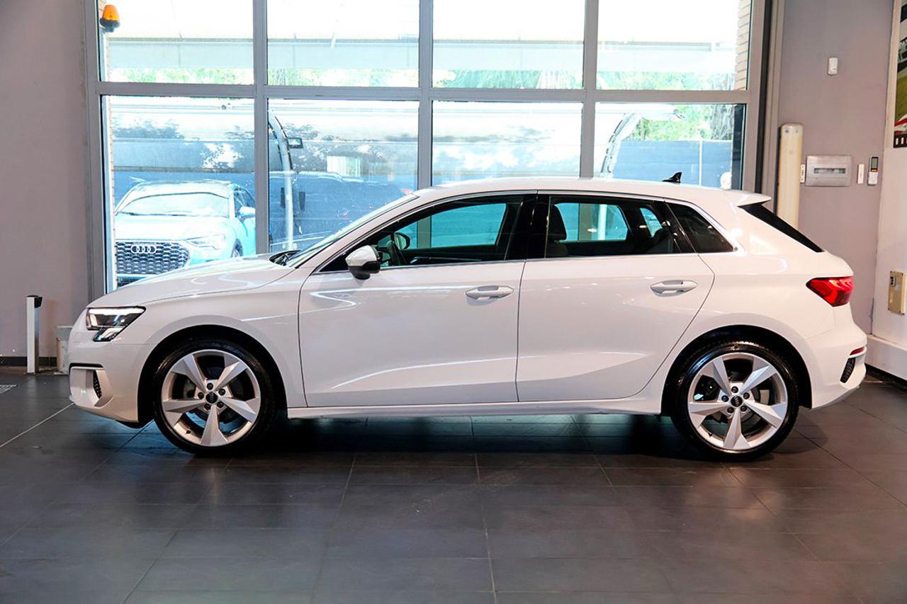 AUDI A3 30 TDI Sportback S-Tronic Business Advanced - 3