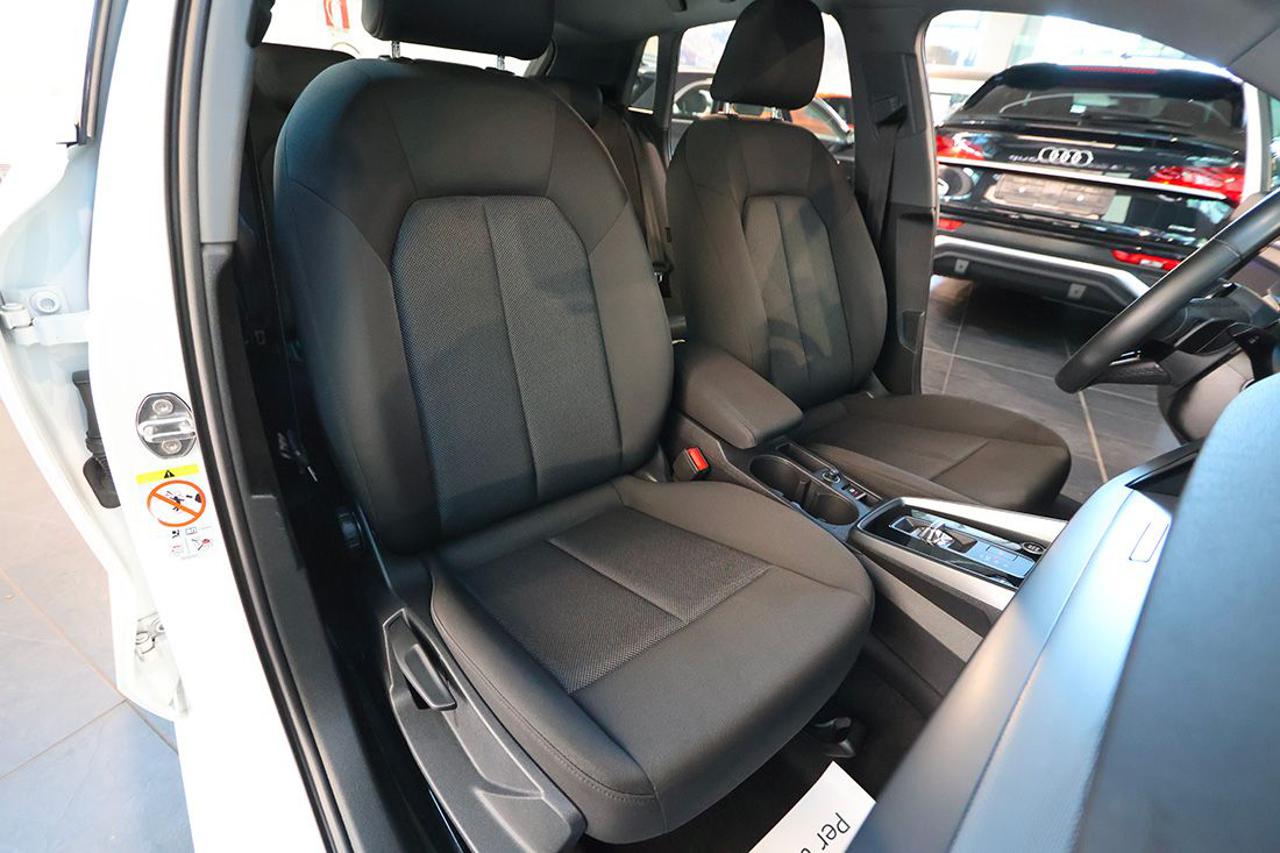AUDI A3 30 TDI Sportback S-Tronic Business Advanced - 16