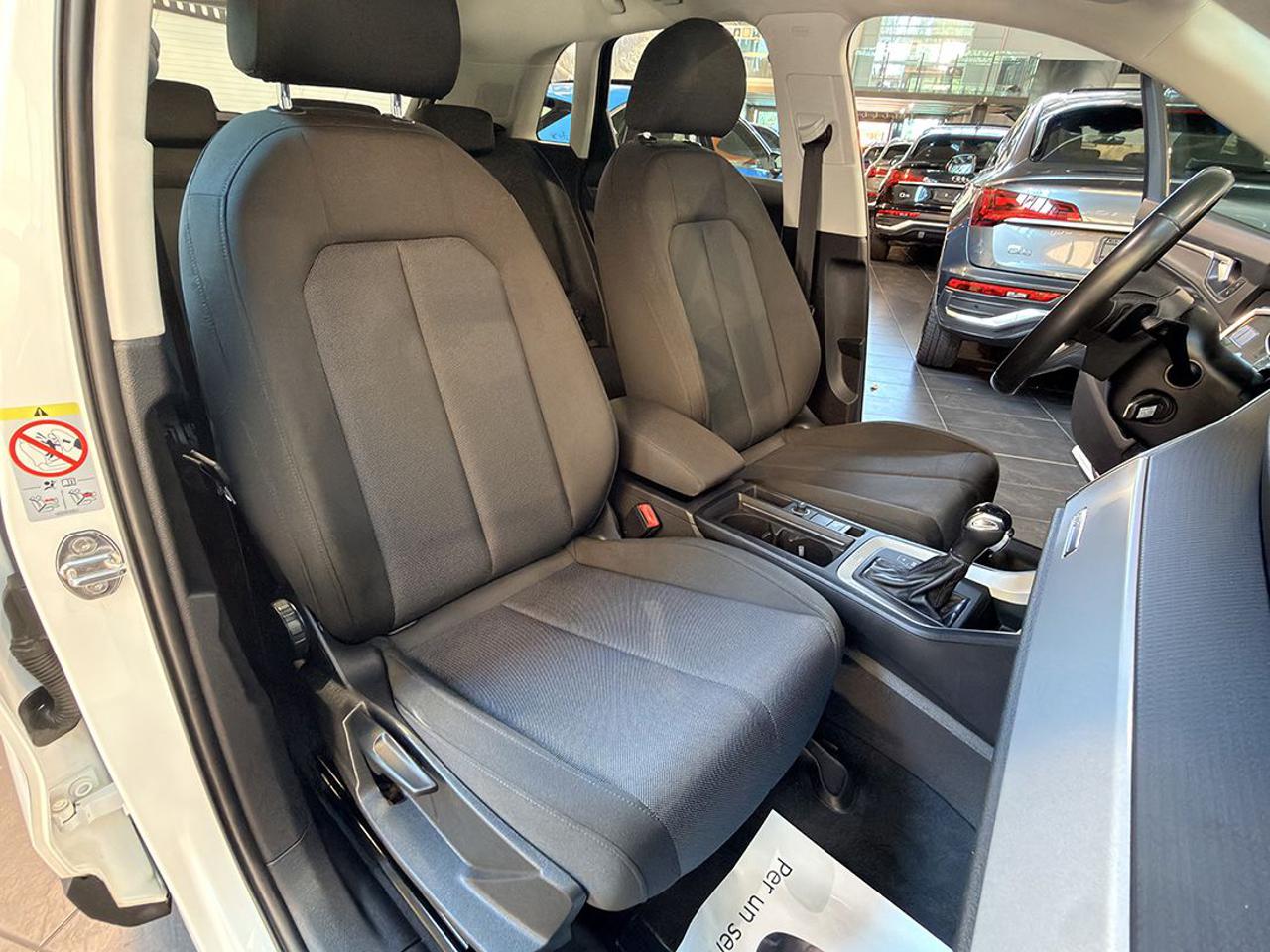 AUDI Q3 35 TDI S-Tronic Business - 16