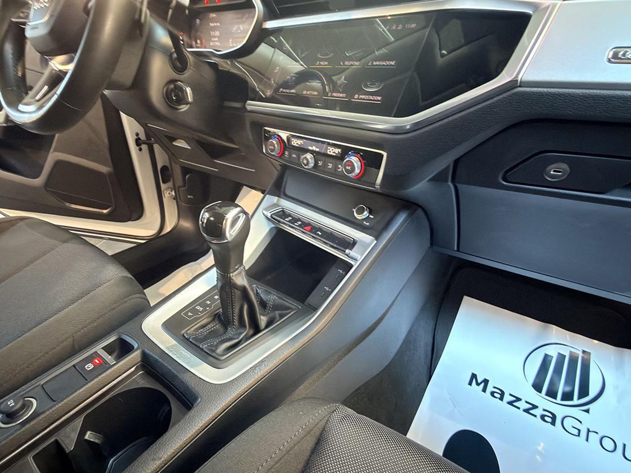 AUDI Q3 35 TDI S-Tronic Business - 30