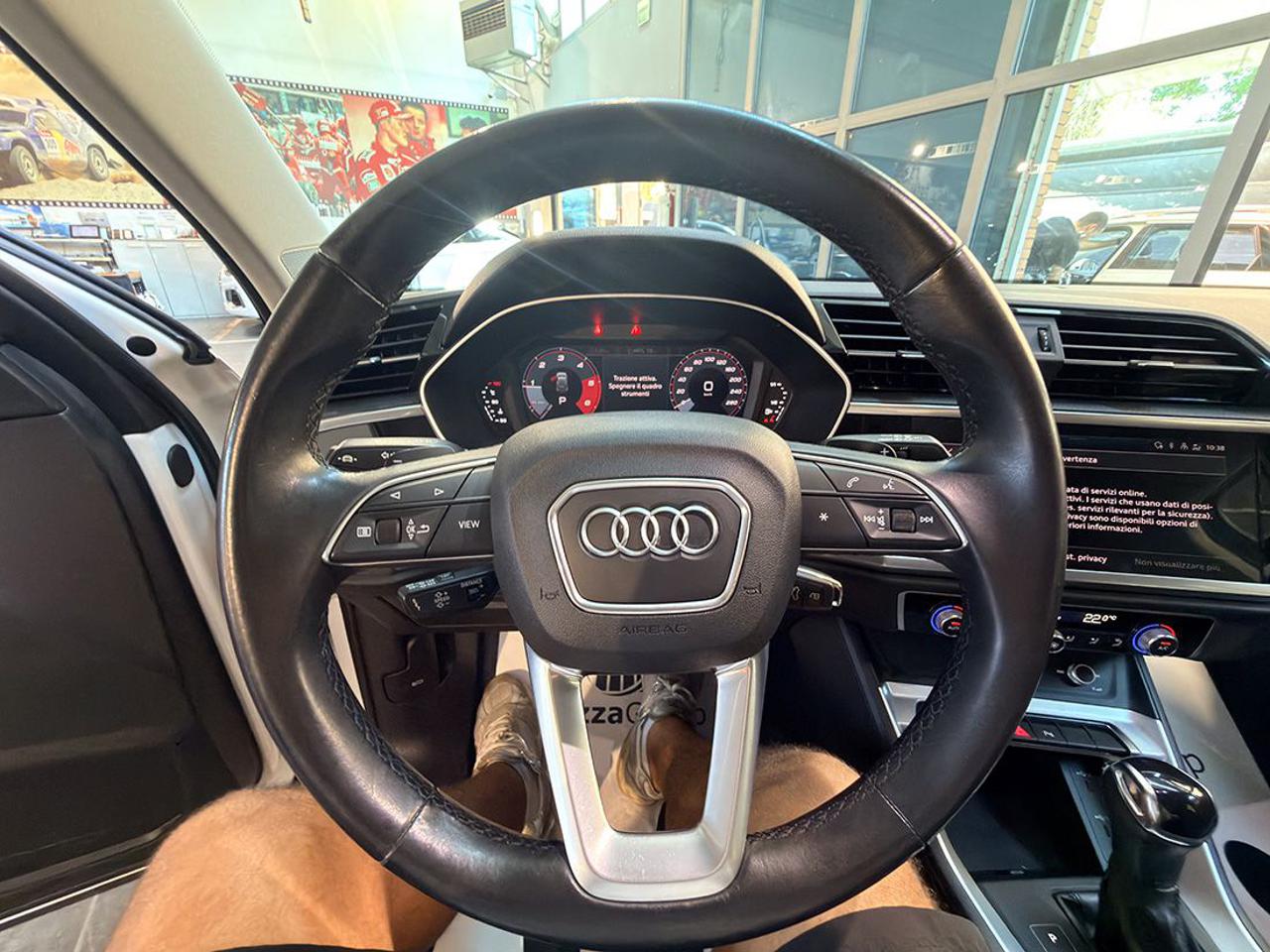AUDI Q3 35 TDI S-Tronic Business - 19