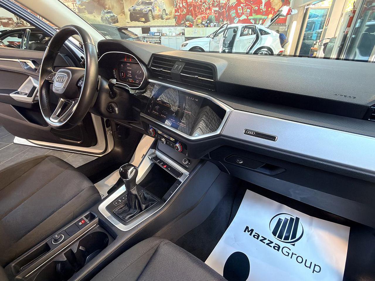 AUDI Q3 35 TDI S-Tronic Business - 31