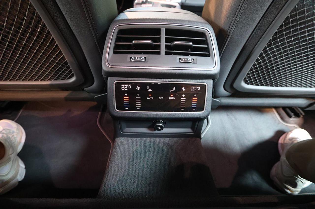 AUDI A6 40 TDI Avant S-Tronic Business Sport - 36