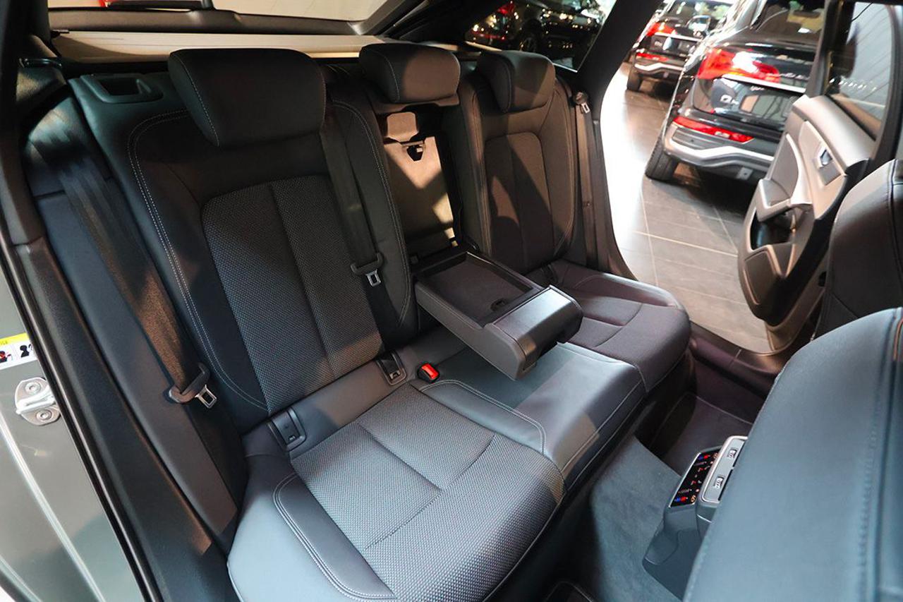 AUDI A6 40 TDI Avant S-Tronic Business Sport - 20