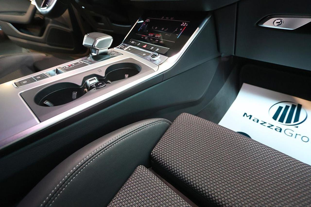 AUDI A6 40 TDI Avant S-Tronic Business Sport - 33