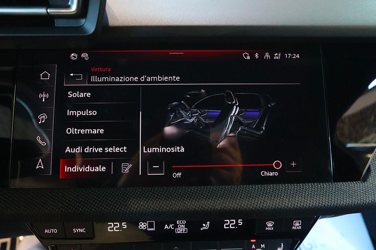 AUDI A3 35 TDI Sportback S-Tronic S-Line - 28