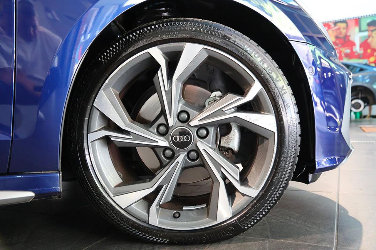 AUDI A3 30 TDI Sportback S-Tronic S-Line - 6