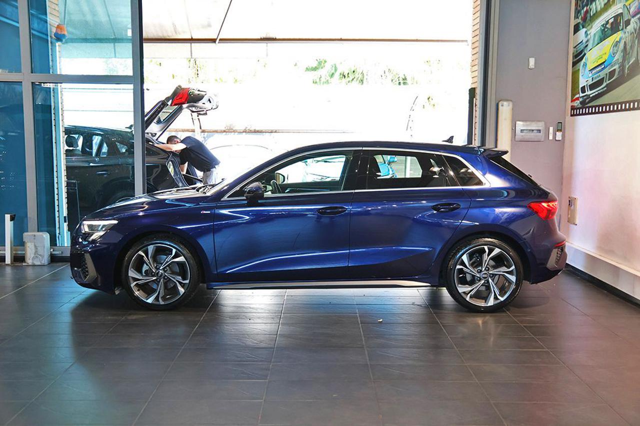AUDI A3 30 TDI Sportback S-Tronic S-Line - 3