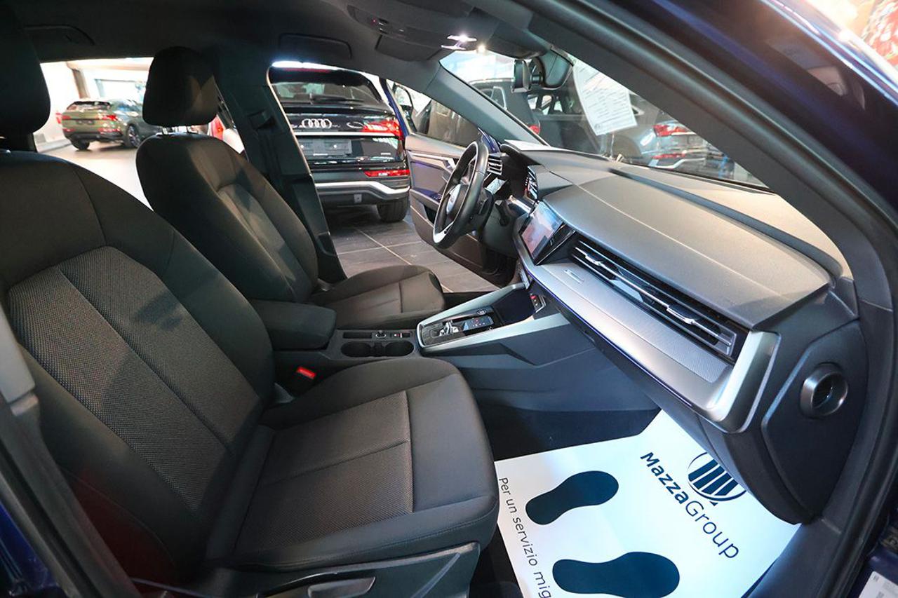 AUDI A3 30 TDI Sportback S-Tronic S-Line - 40