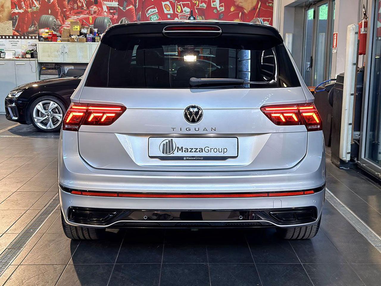 VOLKSWAGEN Tiguan 2.0 TDI 150cv SCR DSG R-Line - 4