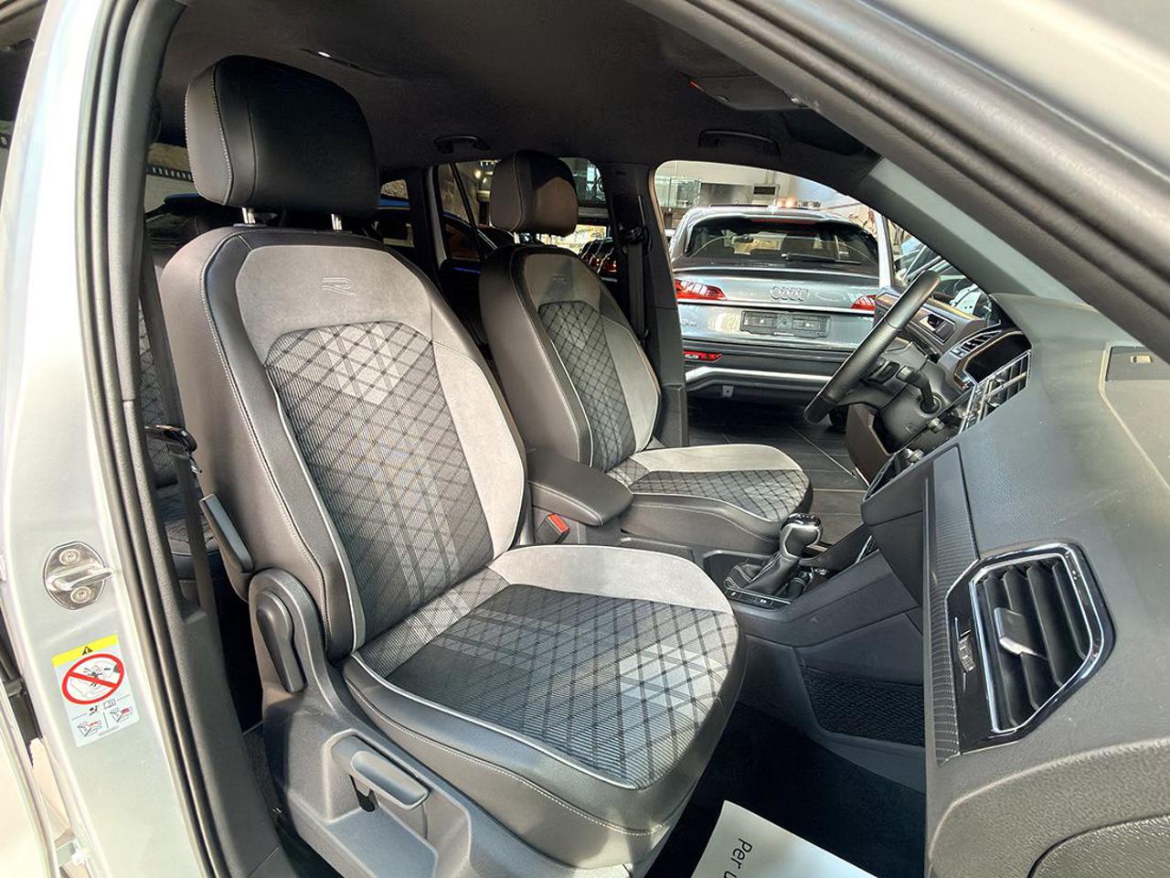 VOLKSWAGEN Tiguan 2.0 TDI 150cv SCR DSG R-Line - 17