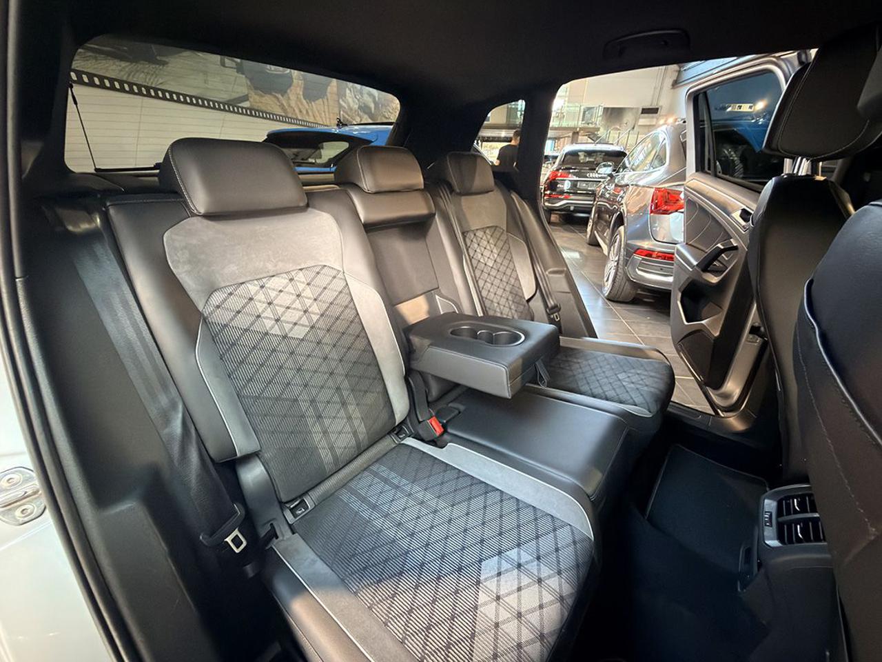 VOLKSWAGEN Tiguan 2.0 TDI 150cv SCR DSG R-Line - 20
