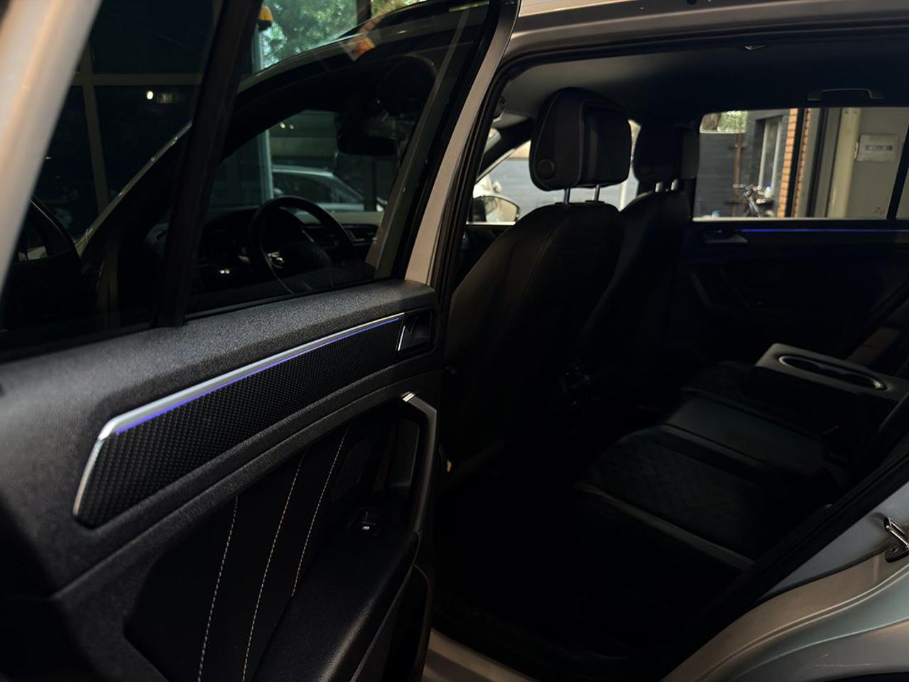 VOLKSWAGEN Tiguan 2.0 TDI 150cv SCR DSG R-Line - 33