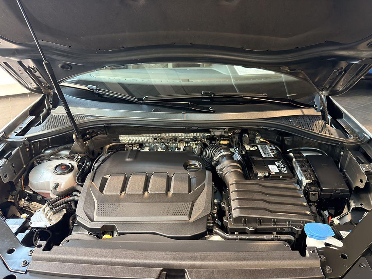 VOLKSWAGEN Tiguan 2.0 TDI 150cv SCR DSG R-Line - 11