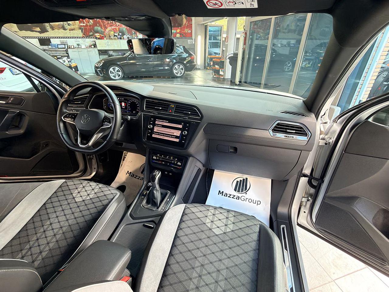 VOLKSWAGEN Tiguan 2.0 TDI 150cv SCR DSG R-Line - 16