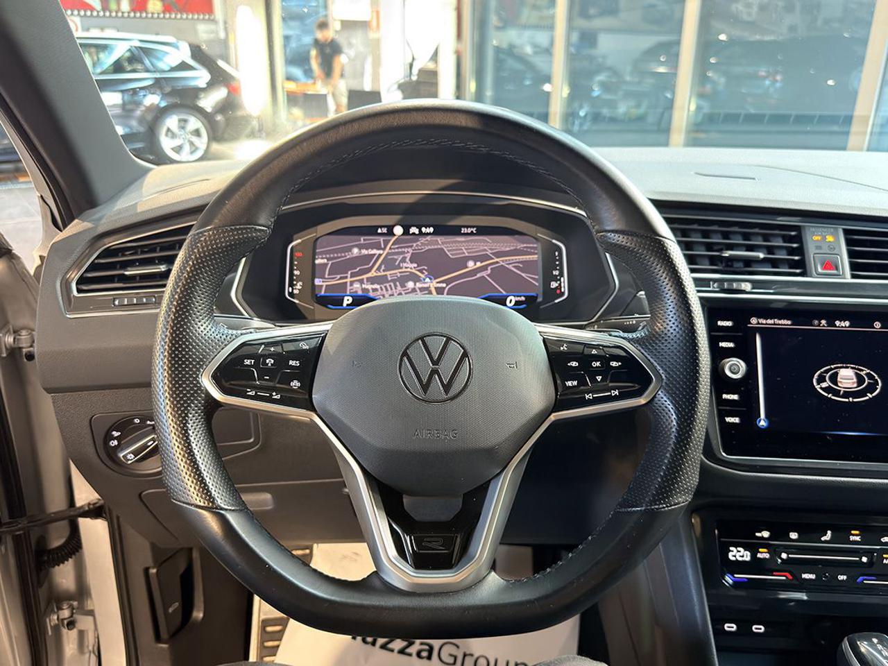 VOLKSWAGEN Tiguan 2.0 TDI 150cv SCR DSG R-Line - 21