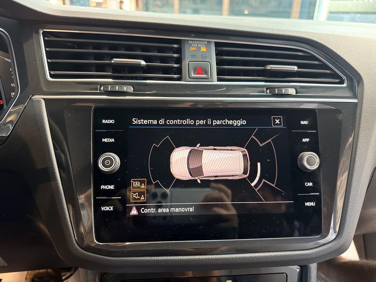 VOLKSWAGEN Tiguan 2.0 TDI 150cv SCR DSG R-Line - 24