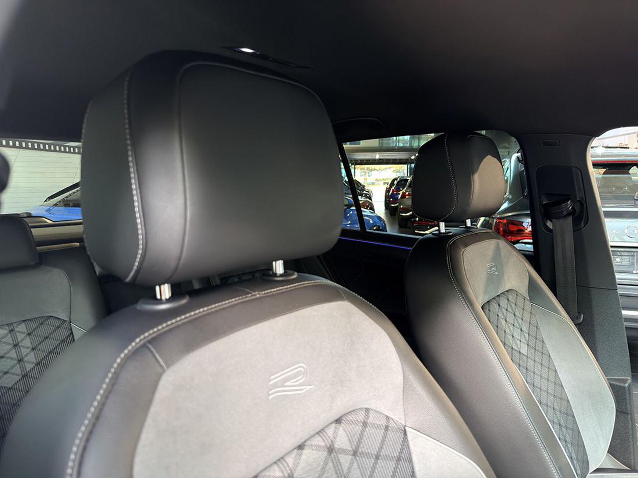 VOLKSWAGEN Tiguan 2.0 TDI 150cv SCR DSG R-Line - 36