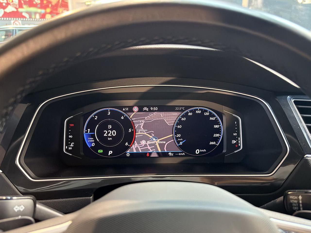 VOLKSWAGEN Tiguan 2.0 TDI 150cv SCR DSG R-Line - 30