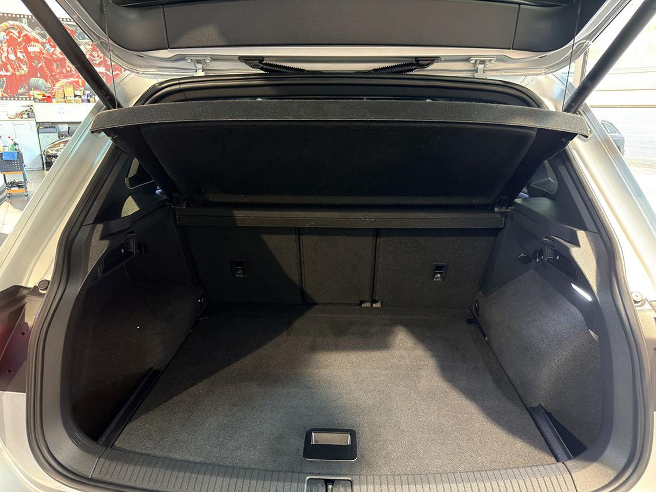 VOLKSWAGEN Tiguan 2.0 TDI 150cv SCR DSG R-Line - 12