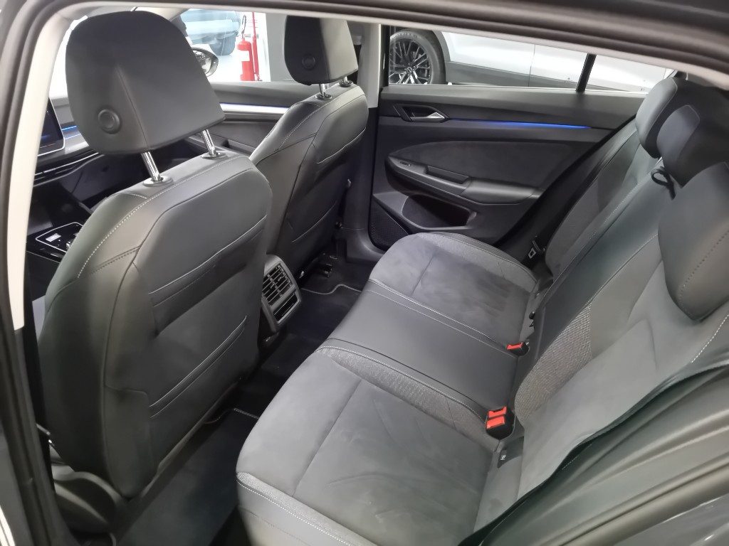Clicca per ingrandire Golf - 2.0 TDI 150 CV DSG SCR Style OFFERTA PROMO!!!