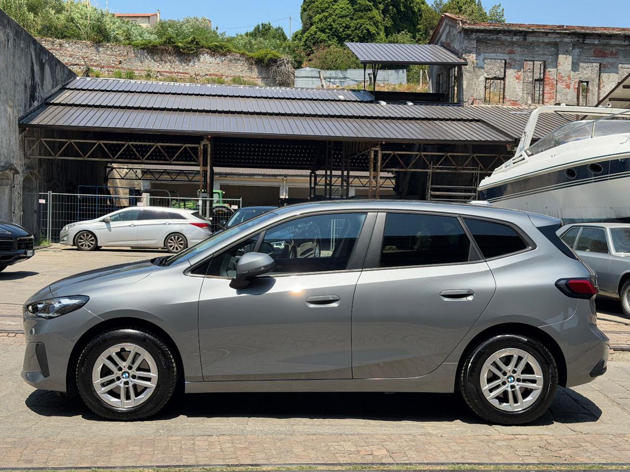 BMW 220 i 48V Active Tourer - 4
