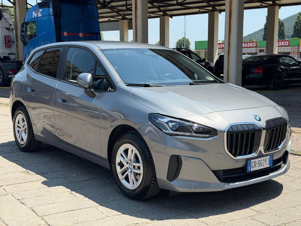 BMW 220 i 48V Active Tourer - 2