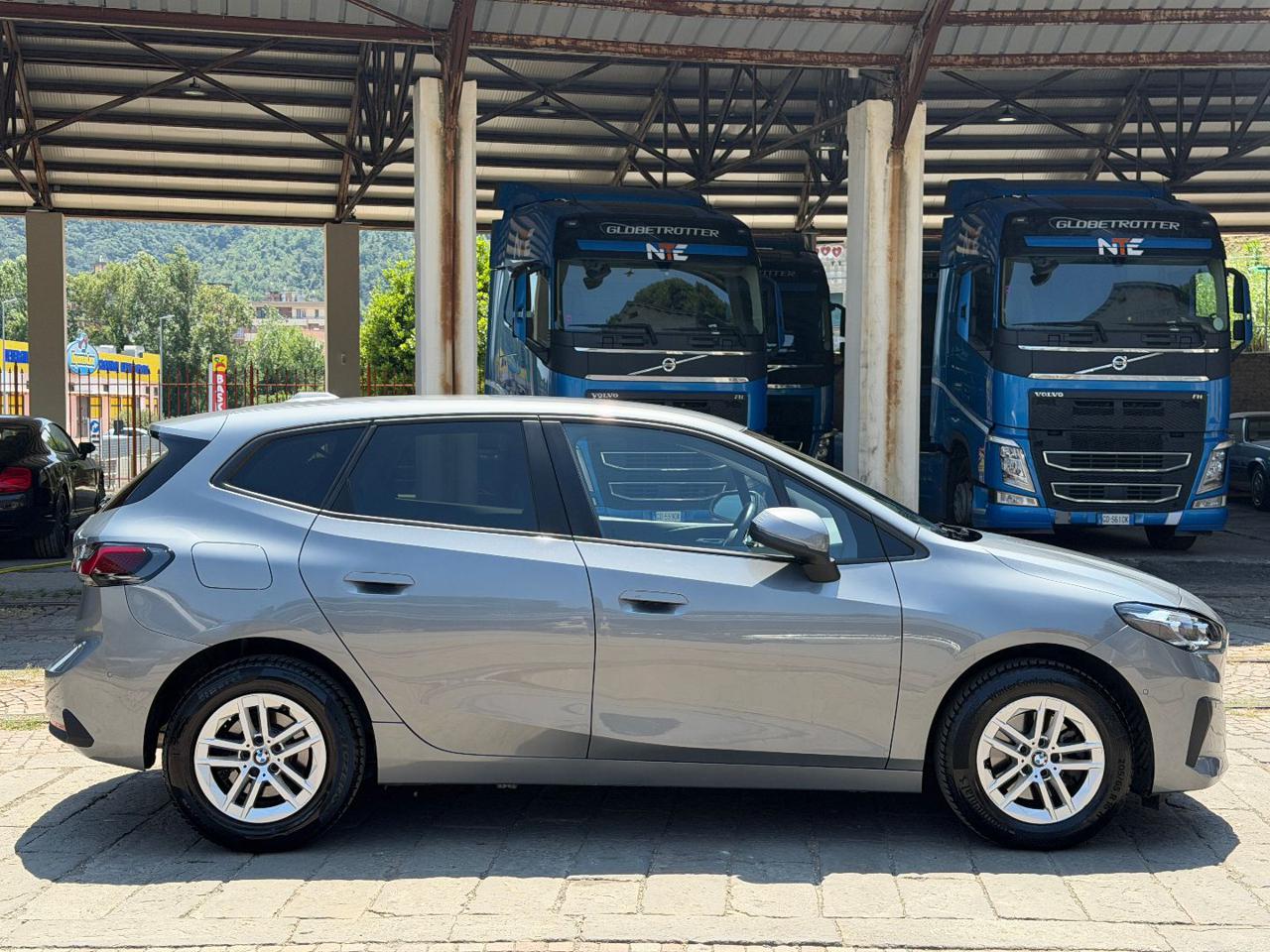 BMW 220 i 48V Active Tourer - 8