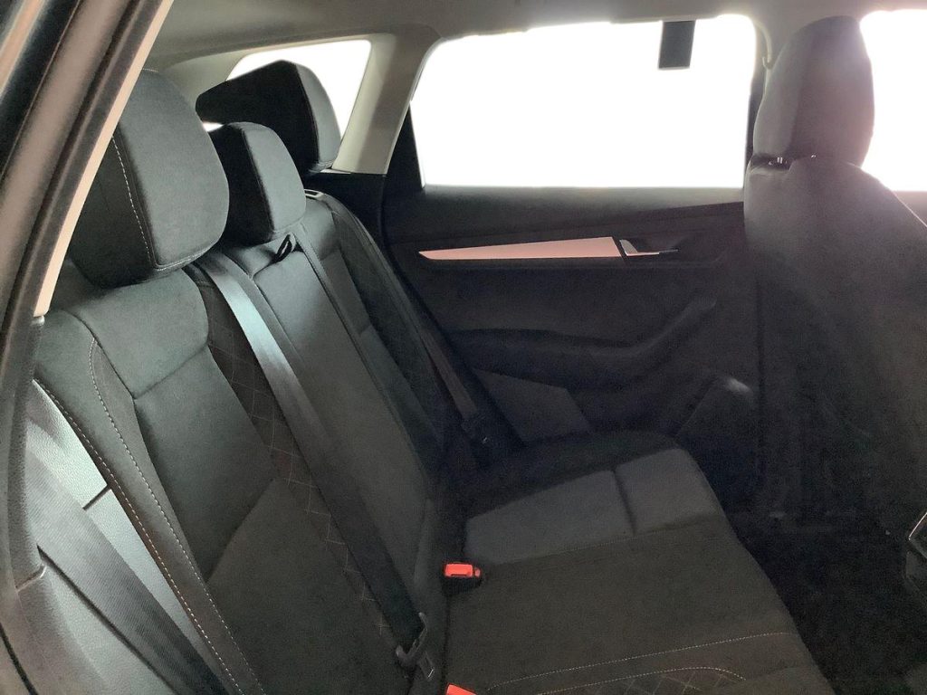 SKODA Karoq 2.0 TDI SCR 115 CV Executive - 11