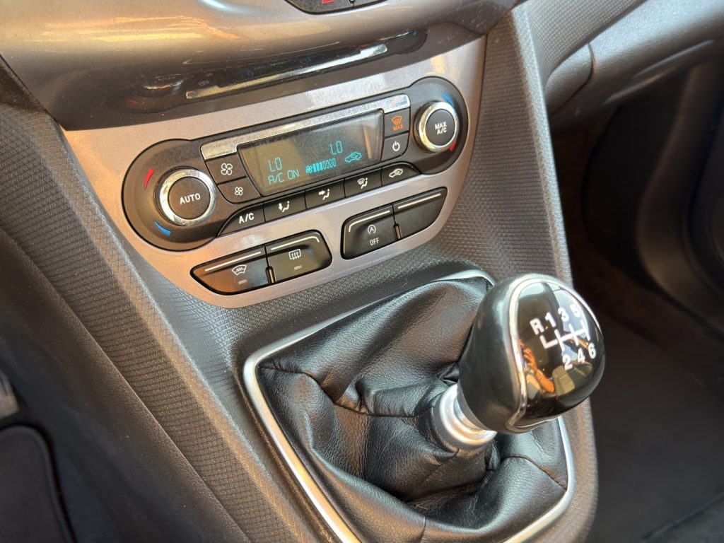 FORD Tourneo Connect 1.5 TDI 7 POSTI - 14