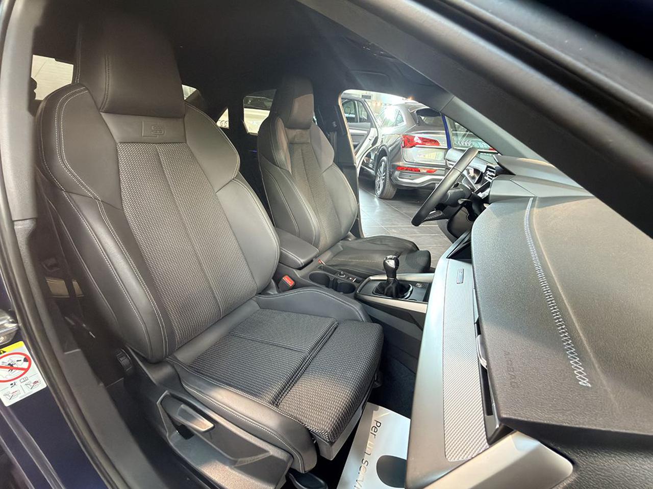AUDI A3 35 TFSI Sedan S-Line - 14
