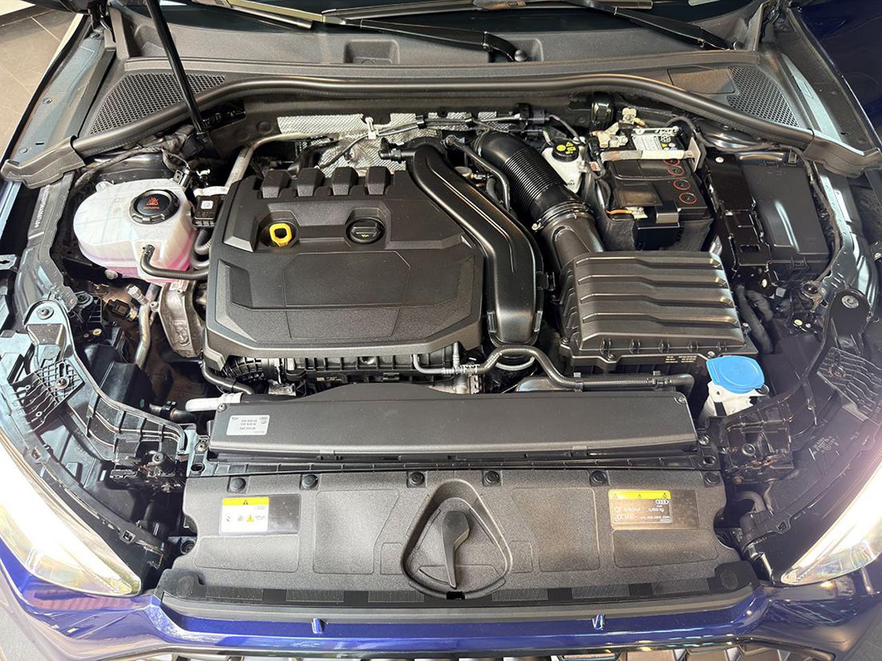 AUDI A3 35 TFSI Sedan S-Line - 9